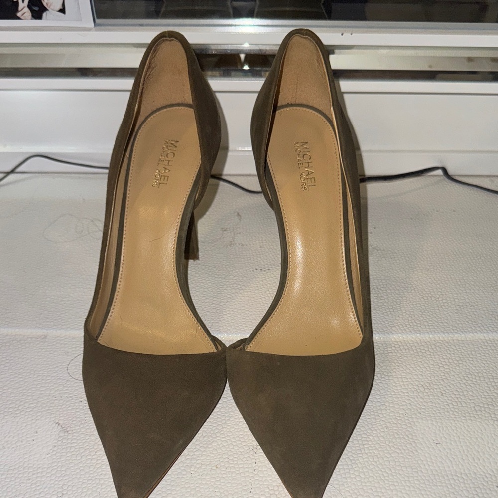 Michael Kors Olive Suede Pointed Toe Pumps